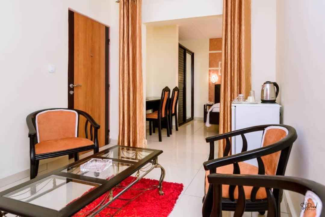 Serena Hotel Douala Bagian luar foto