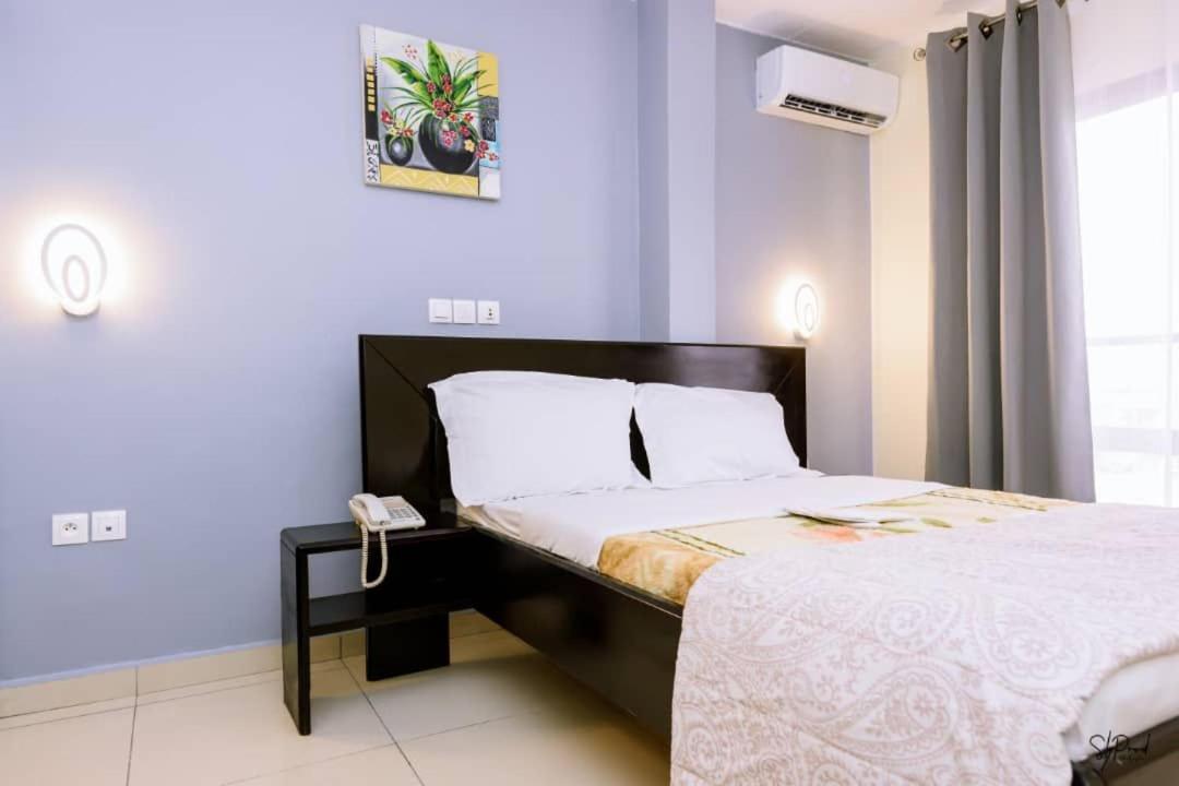 Serena Hotel Douala Bagian luar foto