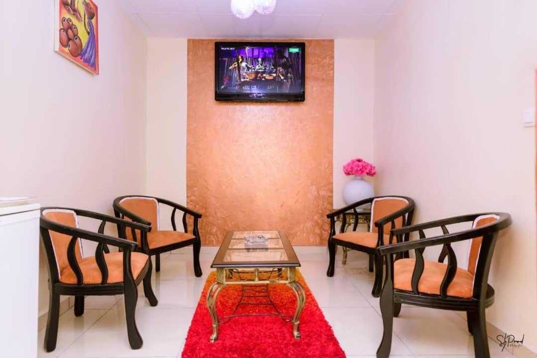 Serena Hotel Douala Bagian luar foto