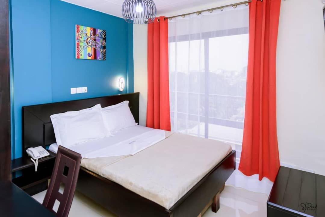 Serena Hotel Douala Bagian luar foto