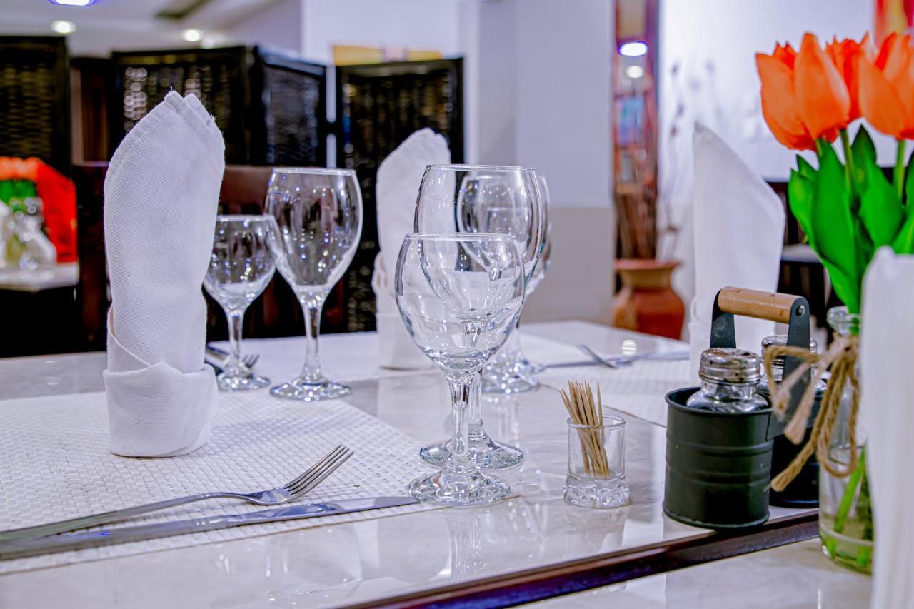 Serena Hotel Douala Bagian luar foto