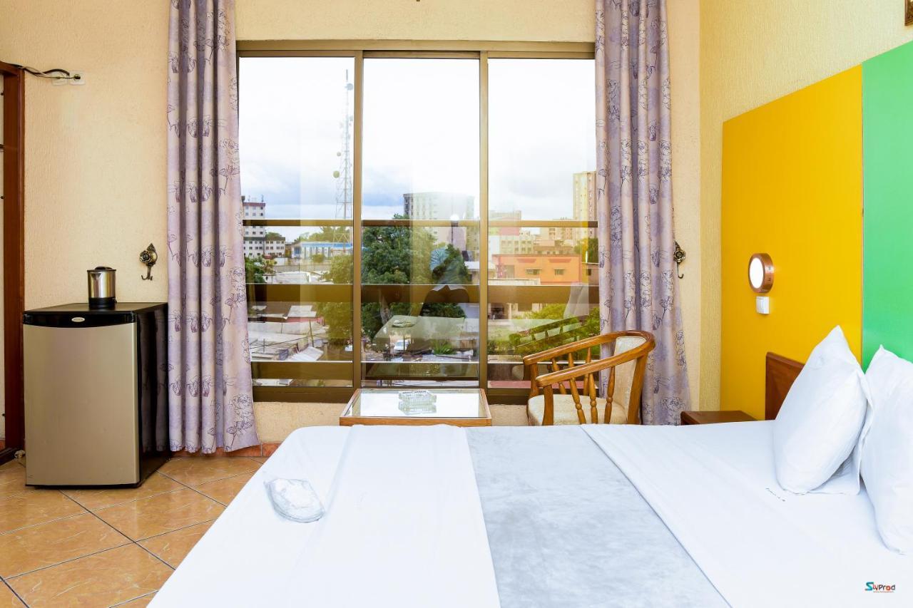 Serena Hotel Douala Bagian luar foto